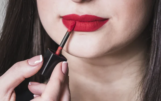 Tips Memilih Lipstik yang Cocok Sesuai dengan Warna Kulit