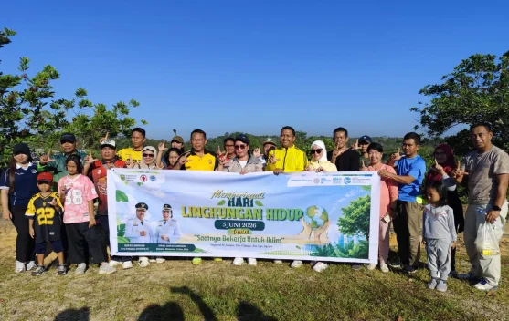 DLH Sanggau Tanam Pohon, Warga Diajak Peduli Lingkungan