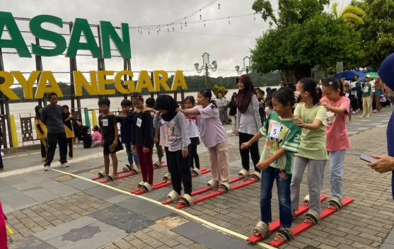 CFD Muara Kantu Dimeriahkan Lomba Terompah Pelajar