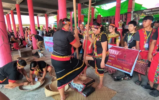Lestarikan Tradisi, Gawai Dayak XXII Gelar Lomba Tumbuk Padi