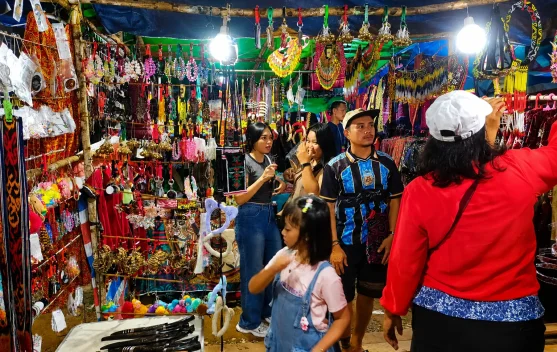 Gawai Sanggau Dongkrak Omzet Pengrajin Aksesori Dayak