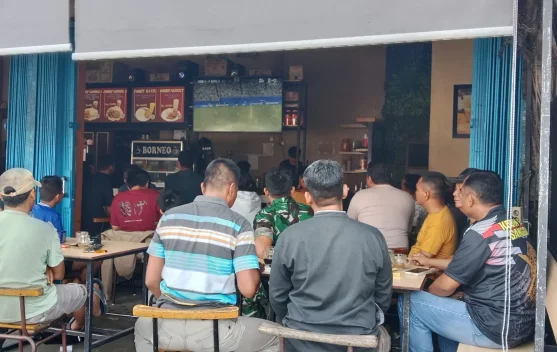 Nobar Piala Dunia, Koramil Kapuas Perkuat Kemanunggalan TNI-Rakyat