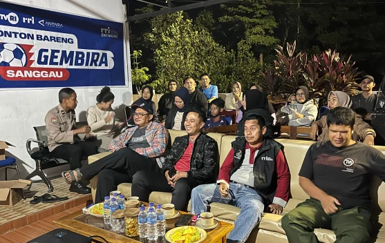 Camat Tayan Hulu Antusias Hadiri Nobar RRI