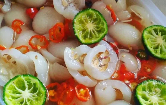 Tips Membuat Rujak Rambutan yang Segar dan Menggugah Selera