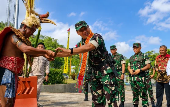 TNI Rehab 75 Rumah Tidak Layak Huni di Perbatasan