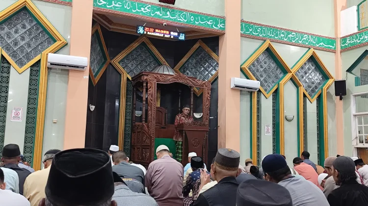 Tarawih Perdana Ramadan, Masjid Al-Munawarah Fakfak Dipenuhi Jemaah