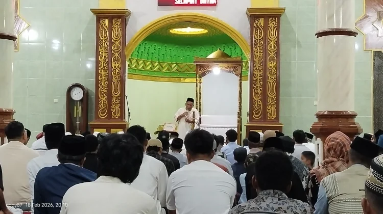 Masjid Jami Fakfak Dipadati Jamaah Tarawih