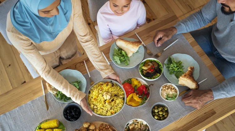 Cara Mengatasi Rasa Lapar dan Haus Selama Bulan Ramadhan