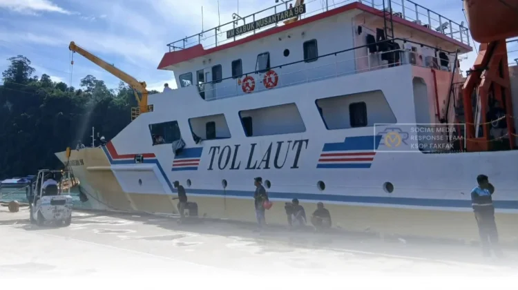 KM Sabuk Nusantara Sandar, Penumpang Terdata Tertib