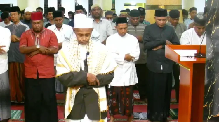 Tarawih Malam-14 Masjid Agung Fakfak Berjalan Aman Lancar