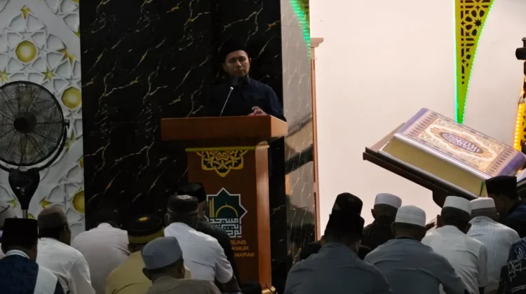 Ustadz Kasim Mahu Ajak Jamaah Perbanyak Membaca Al-Qur'an