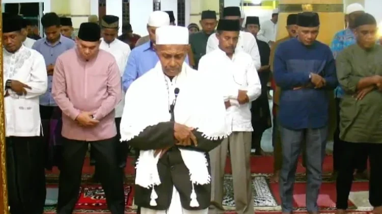 Tarawih Malam Ke-18 Masjid Agung Fakfak Berjalan Lancar