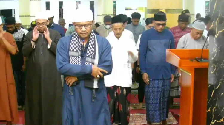 Tarawih Malam Ke-19 Masjid Agung Fakfak Berlangsung Lancar