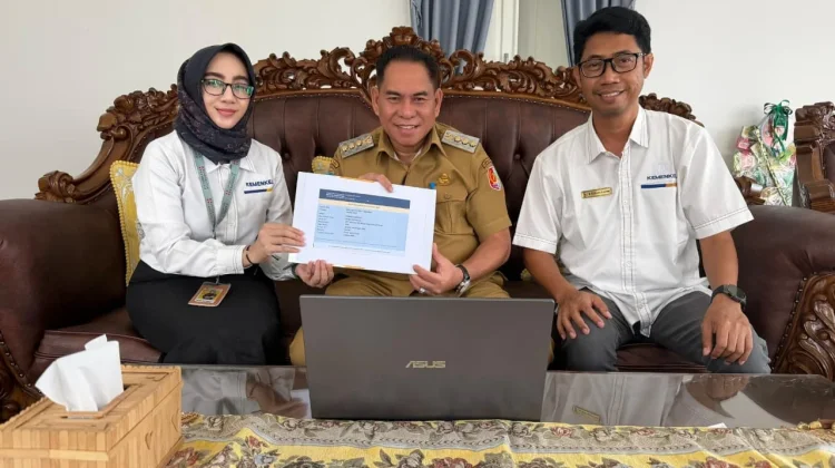 Bupati Fakfak Jadi Teladan Laporkan SPT Tahunan Pajak