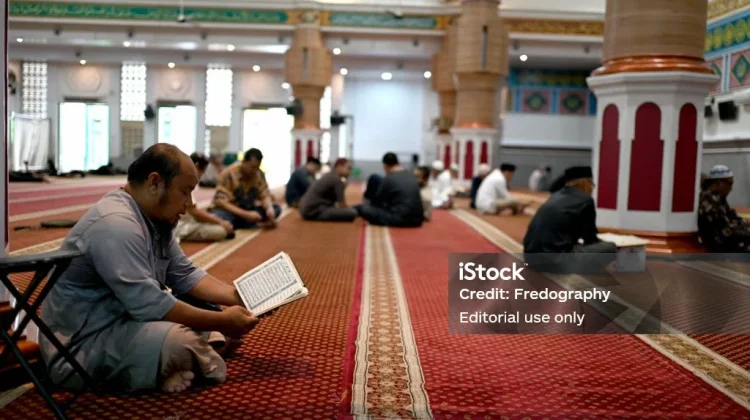Amalan Utama Menyambut Malam Lailatul Qadar Penuh Kemuliaan