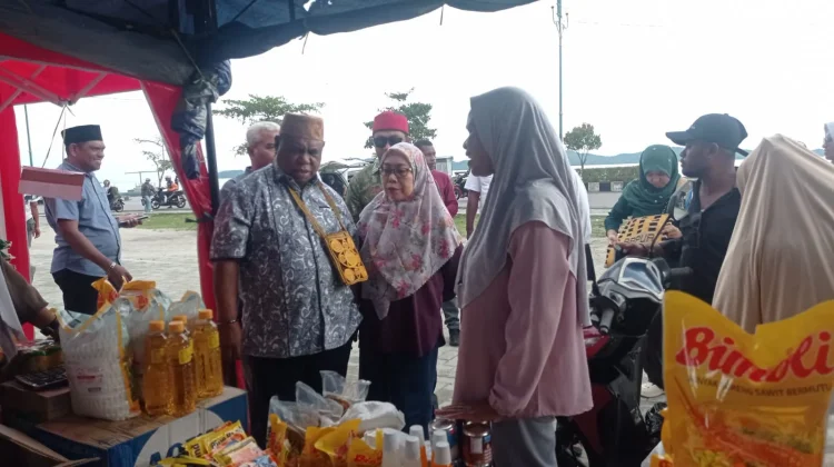 Ali Baham Temongmere Pantau Stabilitas Harga Pangan di Fakfak