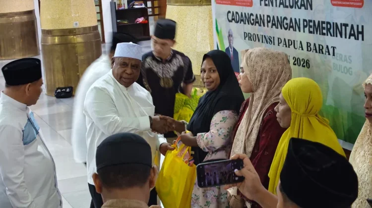 Pemprov Papua Barat Salurkan Cadangan Pangan untuk Masyarakat