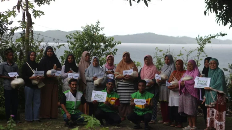 Yakesma Fakfak Salurkan Zakat Kepada Mustahik jelang Idulfitri