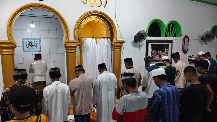Masjid Lailatul Qadar Fakfak Laksanakan Tarawih Malam 30
