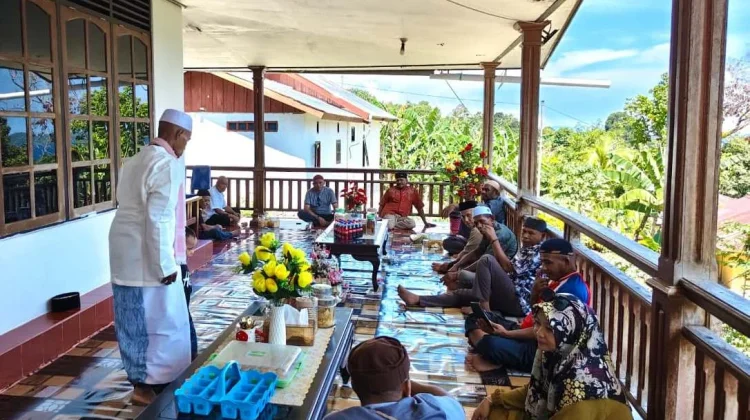 Pengurus Masjid Agung Fakfak Jalin Silaturahmi Lebaran