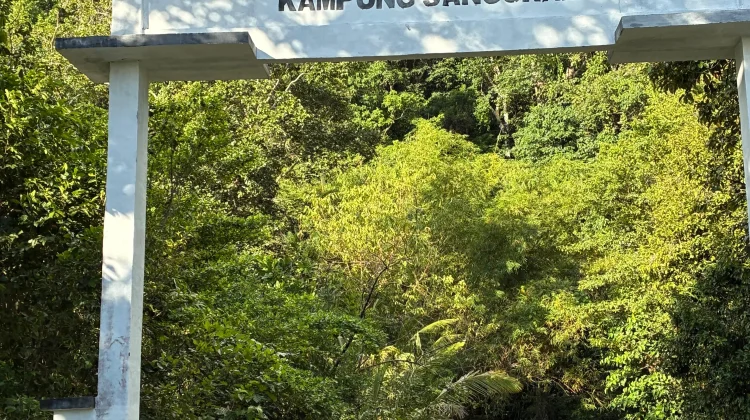Akses Jalan Kampung Sanggram Diperbaiki, Warga Sambut Harapan Baru.
