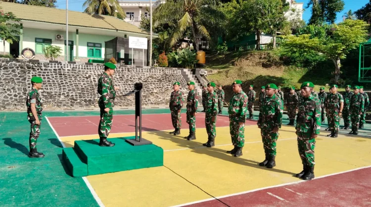 Dandim Fakfak Pimpin Kenaikan Pangkat dan Pelepasan
