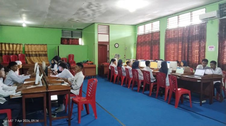 Siswa MTs Fakfak Ikuti Tes Kemampuan Akademik