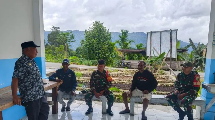 Babinsa Kramamongga Sosialisasikan Koperasi Merah Putih Kepada Warga