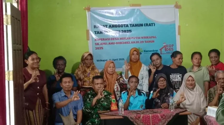 Babinsa Fakfak Hadiri RAT Koperasi Kampung Werikapal