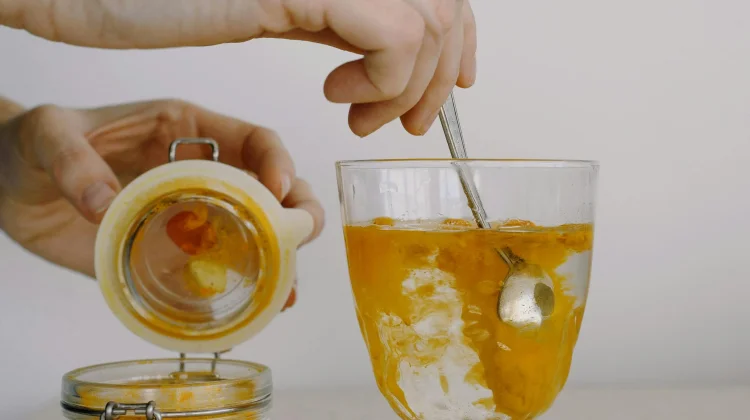 Sejuta Manfaat Minum Kunyit Mentah untuk Tubuh