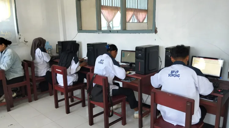 BLK Fakfak Fokus Tingkatkan Keterampilan Practical Office Peserta