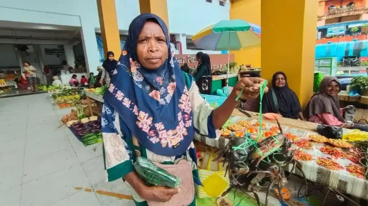 Kepiting Kokas Segar Ramaikan Pasar Rakyat Thumburuni Fakfak