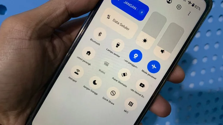 Fungsi Mode Pesawat Selain Buat Terbang