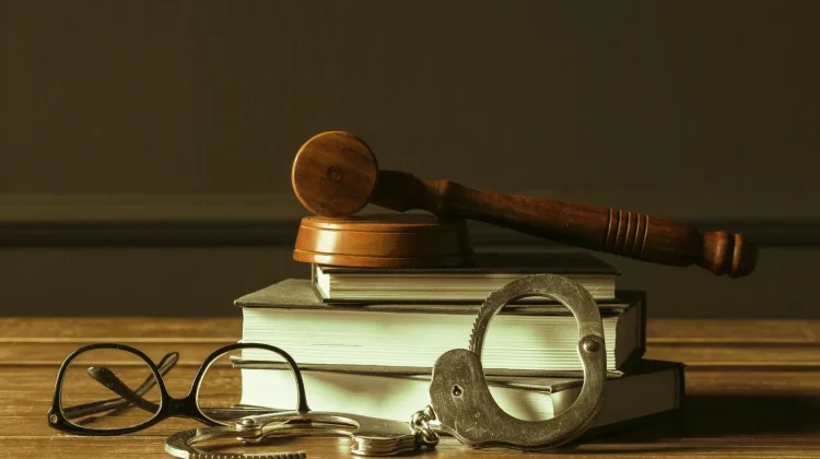 Berikut Hukum Aneh Zaman Dulu yang Tidak Masuk Akal