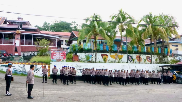 Kapolres Fakfak Tegaskan Aturan Bermedia Sosial bagi Personel