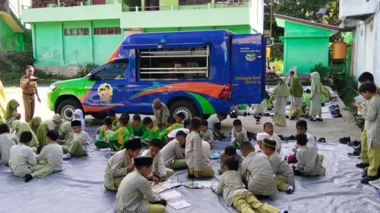 Perpustakaan Keliling Dorong Minat Baca Masyarakat Fakfak
