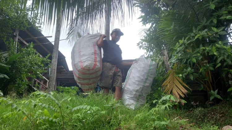 Bank Sampah Fakfak Hijau Ajak Warga Pilah Sampah dari Rumah