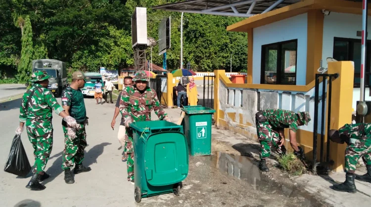 Kodim Fakfak Ikut Kerja Bakti Sambut Misi Katolik