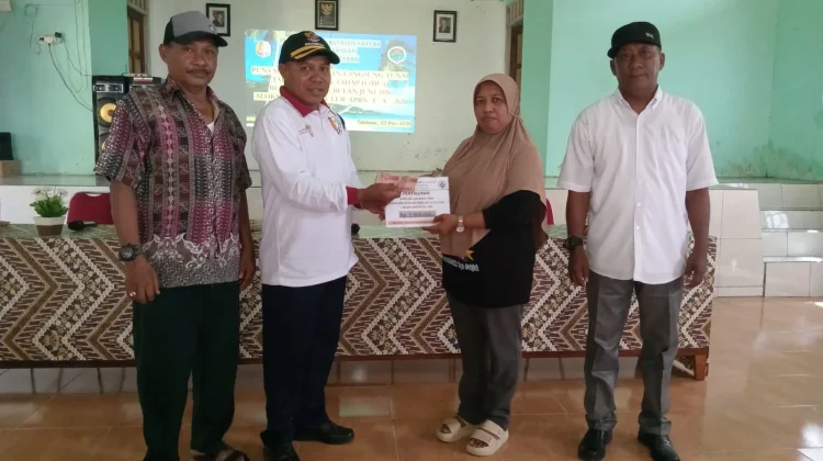 Tiga Belas Warga Sekban Terima BLT Enam Bulan