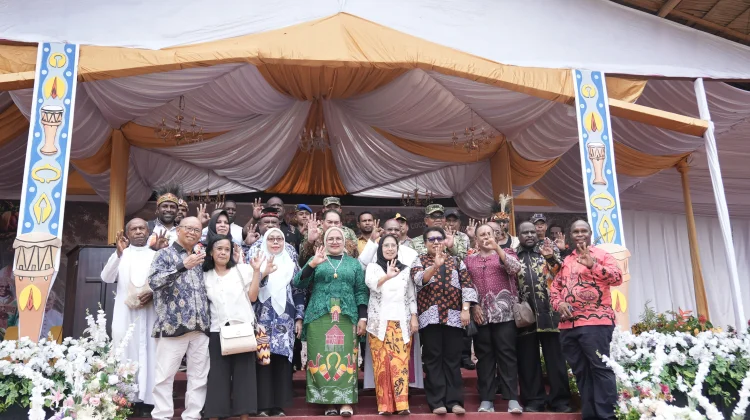 Puncak Syukuran Misi Katolik Papua Berlangsung Khidmat Meriah