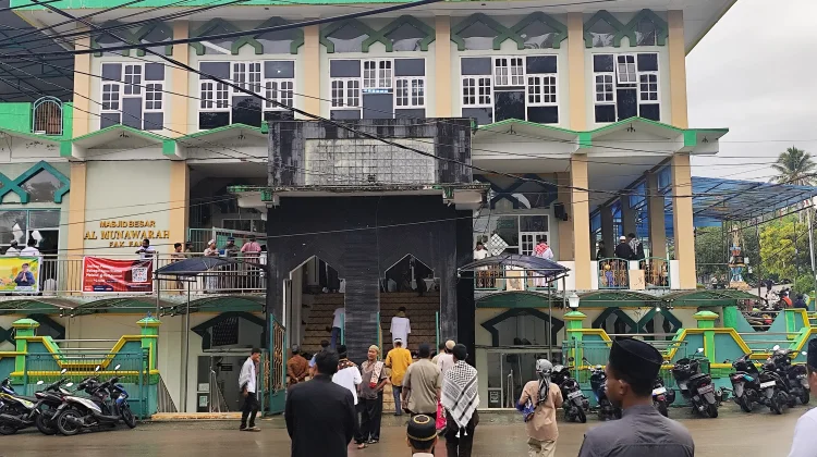 Sholat Id Al-Munawarah Dipadati Jamaah, Panitia Buka Saf hingga Halaman Parkir