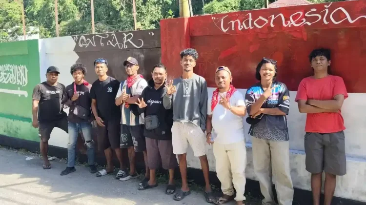 Mural Bendera Dunia Warnai Terminal Lama Thumburuni Fakfak