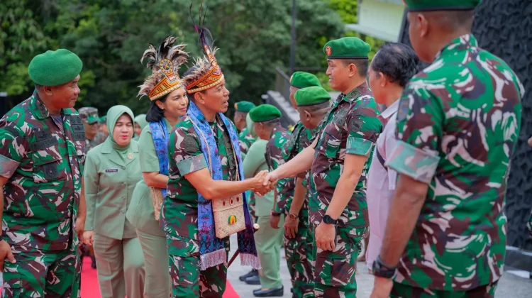 Pangdam Kasuari Tekankan Profesionalisme Prajurit saat Kunjungan