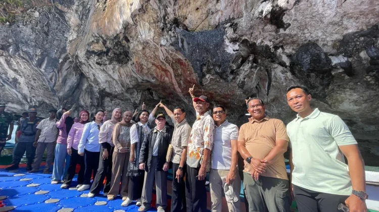Pangdam XV11/Kasuari Kagumi Surga Tersembunyi di Pesisir Fakfak