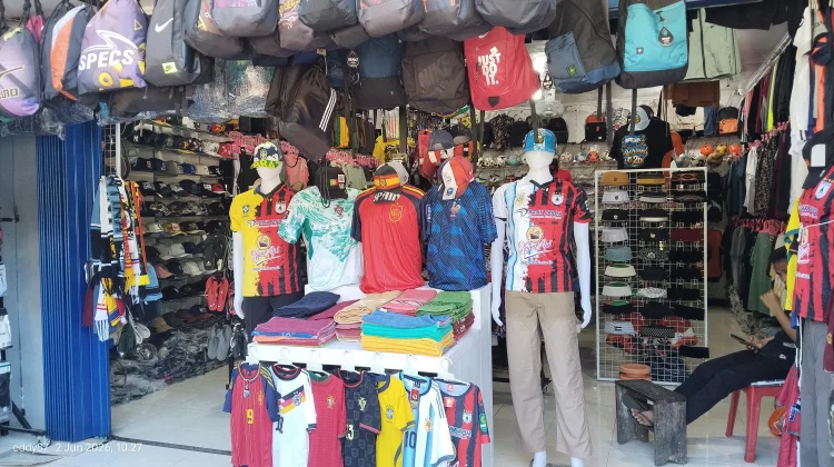 Toko Alfatih Sport Kebanjiran Pembeli Jersey Piala Dunia