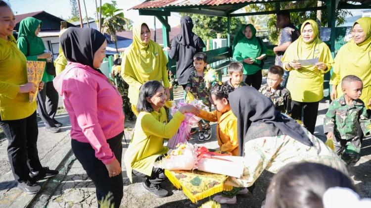Ketua Persit KCK Daerah XVIII/Kasuari Tinjau PAUD Kartika Fakfak