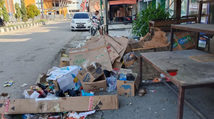 Warga Fakfak Diajak Pilah Sampah dari Rumah