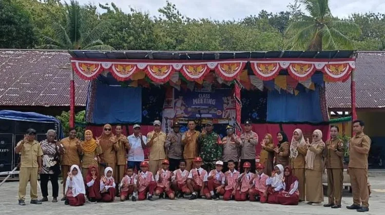 Bangun Generasi Berprestasi, Babinsa Koramil Karas Motivasi Siswa SD Negeri Karas