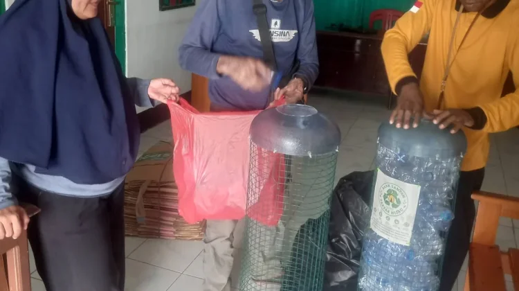 Celengan Sampah Fakfak Hijau Bangun Budaya Pilah Sampah