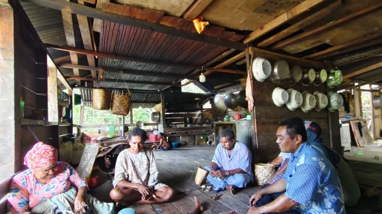 Sekretaris Distrik Fakfak Timur Jalin Silaturahmi Bersama Warga Tunasgain